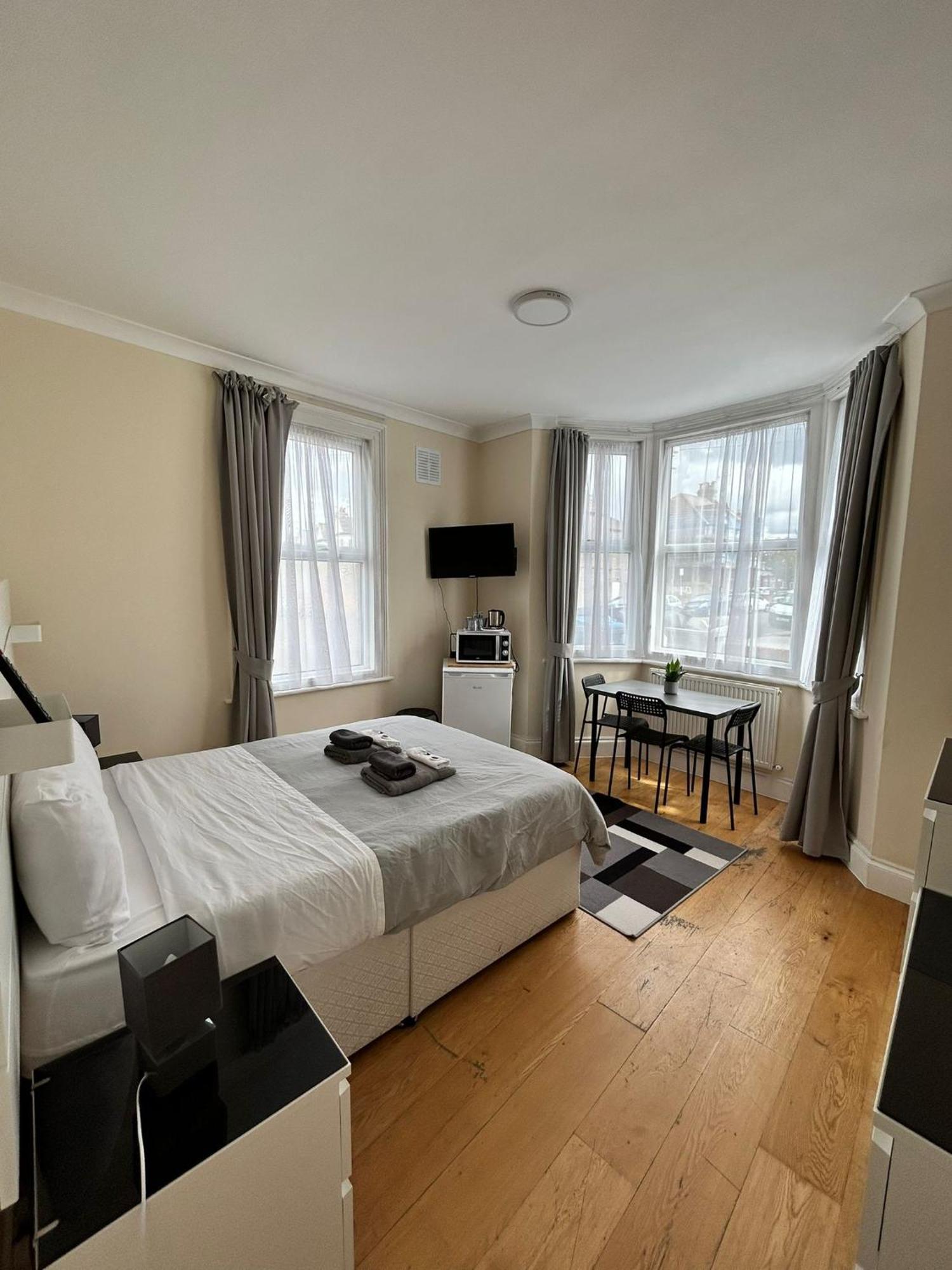 Willesden Lodge Guest House Лондон Екстер'єр фото